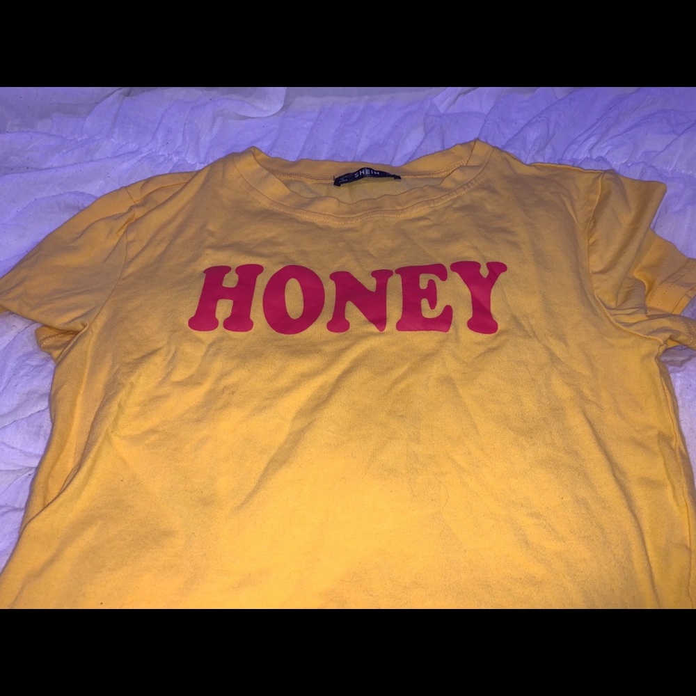 Yellow cropped tee